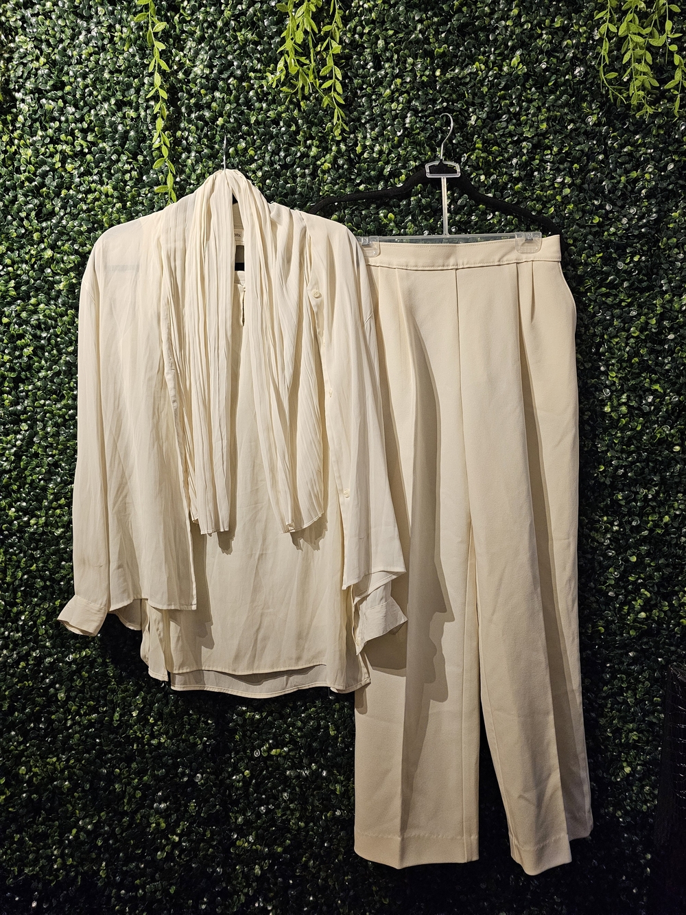 Jones New York Cream Three-Piece Blouse Set and Wide-Leg Trousers